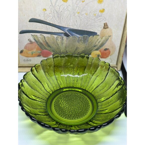 VTG Anchor Hocking Country Estate Salad Bowl Set | 3 Pc Avocado Green 10"x3" - Picture 4 of 10